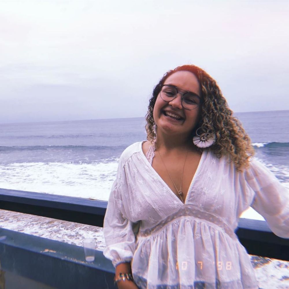 Meet your Posher, Naydeliz